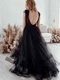 Black Bridal Dress A-Line Illusion Neckline Sleeveless Backless Applique Floor-Length Lace Tulle Bridal Gowns Free Customization
