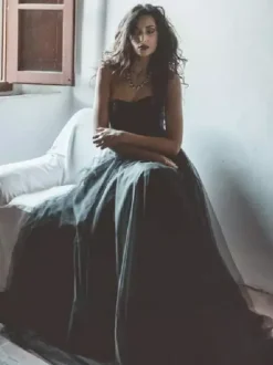 Black Gothic Wedding Dresses A-Line Sleeveless Lace Floor-Length Bridal Gown Free Customization