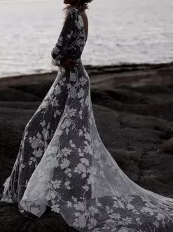 Black Loyal Wedding Dresses Ball Gown Long Sleeves Lace Lace With Train Bridal Gown