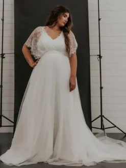 Black Wedding Dresses 2026 Lace A-Line Short Sleeves With Train Bridal Dress Free Customization