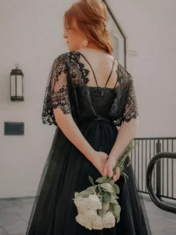 Black Wedding Dresses 2026 Lace A-Line Short Sleeves With Train Bridal Dress Free Customization