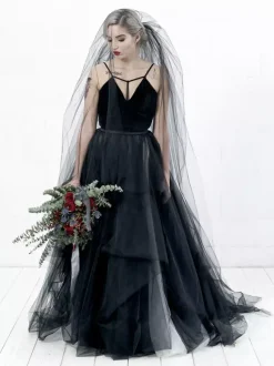 Black Wedding Dresses 2026 Velour A-Line Sleeveless Pleated With Train Bridal Dress Free Customization