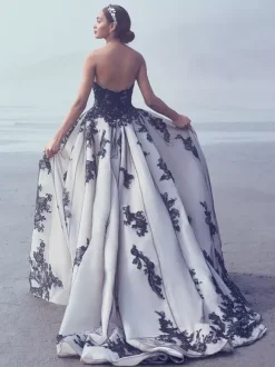 Black Wedding Dresses A-Line Sleeveless Lace With Train Bridal Gown Free Customization
