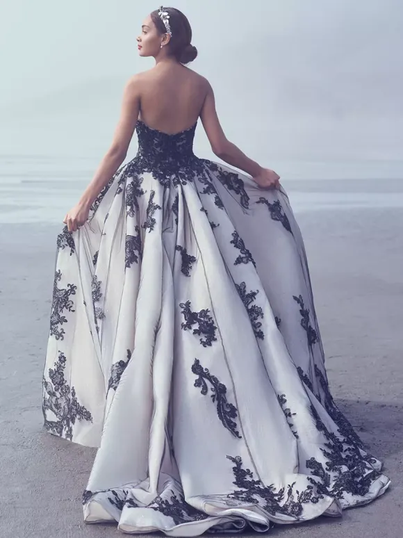 Black Wedding Dresses A-Line Sleeveless Lace With Train Bridal Gown Free Customization