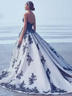 Black Wedding Dresses A-Line Sleeveless Lace With Train Bridal Gown Free Customization