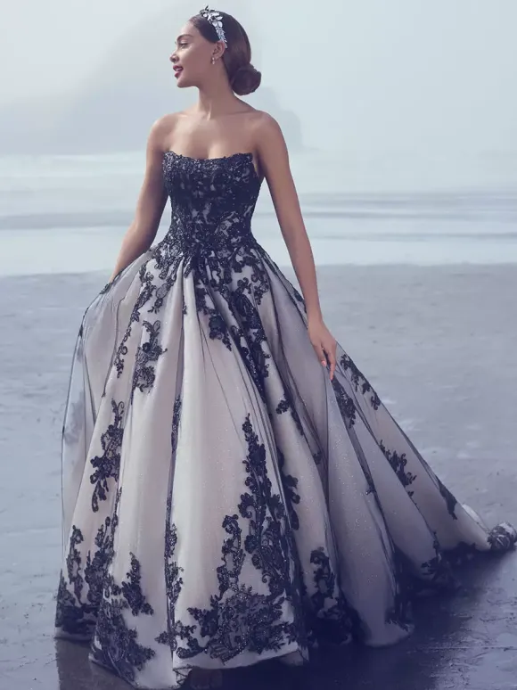 Black Wedding Dresses A-Line Sleeveless Lace With Train Bridal Gown Free Customization