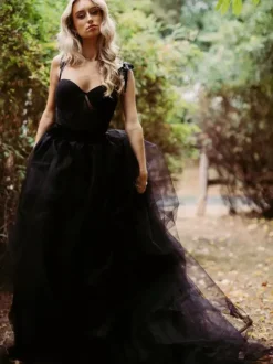 Black Wedding Dresses A-Line Sleeveless Backless Lace With Train Bridal Dress Free Customization