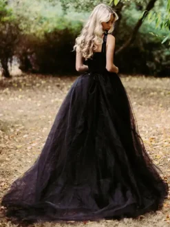 Black Wedding Dresses A-Line Sleeveless Backless Lace With Train Bridal Dress Free Customization