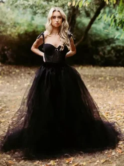 Black Wedding Dresses A-Line Sleeveless Backless Lace With Train Bridal Dress Free Customization