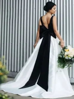 Black Wedding Dresses A-Line Sleeveless Bows Satin Fabric With Train Bridal Gown Free Customization