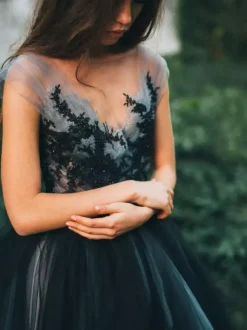 Black Wedding Dresses Lace A-Line Sleeveless Knee-Length Bridal Dress Free Customization