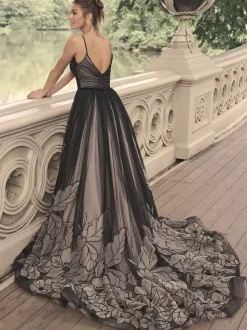 Black Wedding Dresses Lace A-Line V-neckline Sleeveless Spaghetti Straps With Train Bridal Dress