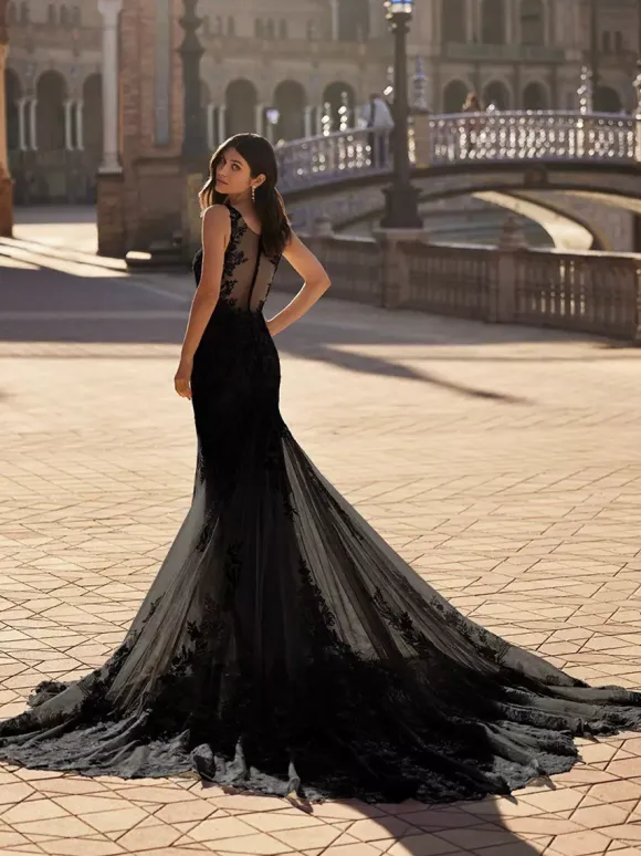 Black Wedding Dresses Mermaid Sleeveless Lace Tulle With Train Bridal Dress