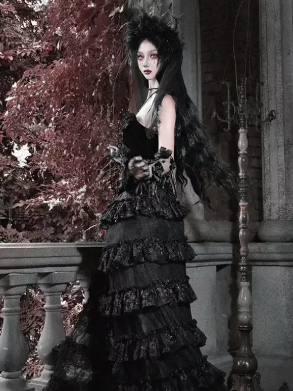 Black And Red Gothic Lolita SK Tiered High-Waisted Skirt Dramatic Train Lolita Skirt