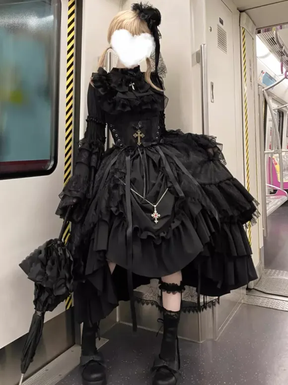 Black Gothic Lolita Dresses Lace Up Long Sleeves Ruffles Gothic Lolita Dress Set