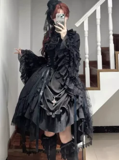 Black Gothic Lolita Dresses Lace Up Long Sleeves Ruffles Gothic Lolita Dress Set