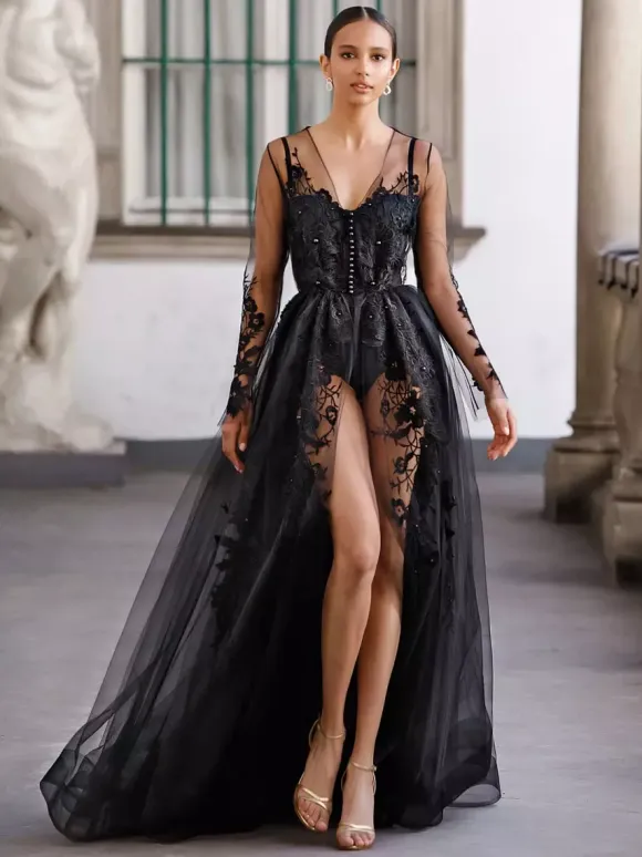 Black Gothic Wedding Dresses 2026 A-Line Long Sleeves Buttons Lace With Train Bridal Dress Free Customization