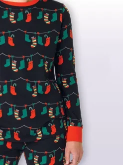 Black Red Christmas Stocking And Lights Print Family Pajamas Matching Set 2026