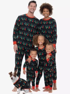 Black Red Christmas Stocking And Lights Print Family Pajamas Matching Set 2026