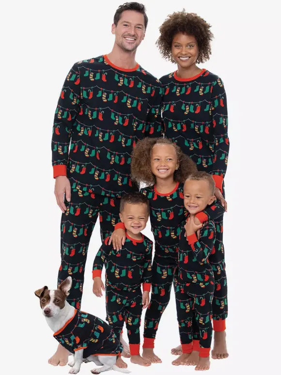 Black Red Christmas Stocking And Lights Print Family Pajamas Matching Set 2026
