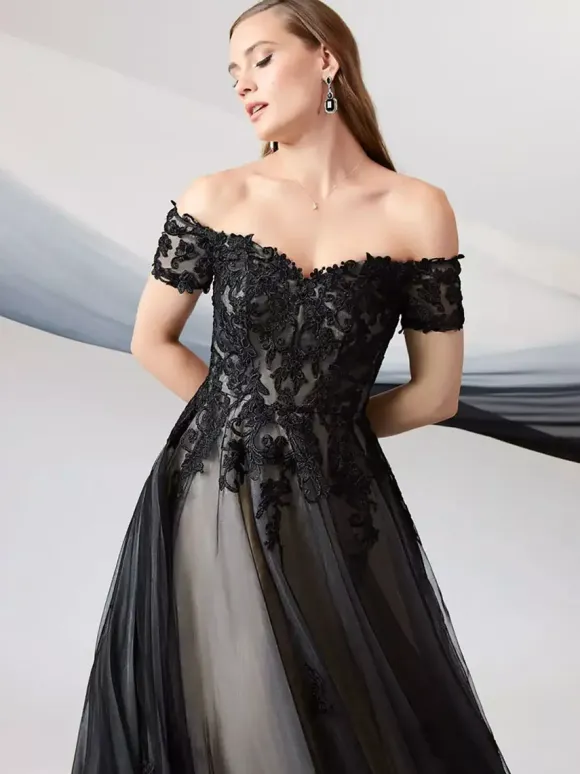 Black Wedding Dresses A-Line Short Sleeves Lace Floor-Length Bridal Gown Free Customization