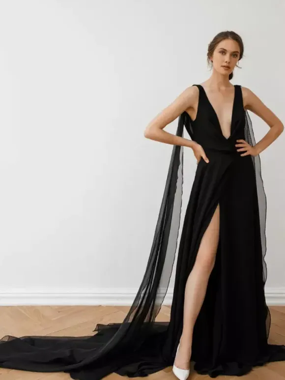 Black Wedding Dresses 2026 A-Line Sleeveless Split Front With Train Bridal Gown Free Customization