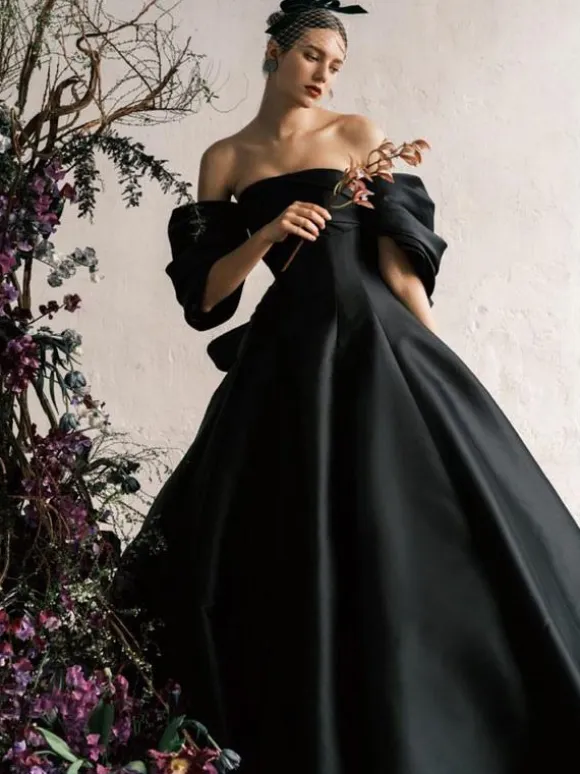Black Wedding Dresses Ball Gown Short Sleeves Satin Fabric Floor-Length Bridal Gown Free Customization