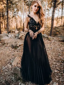 Black Wedding Dresses Lace A-Line Sleeveless Pleated Floor-Length Bridal Dress Free Customization