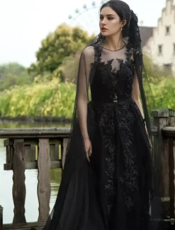 Black Wedding Dresses Lace A-Line Sleeveless Natural Waist Lace With Train Bridal Gown