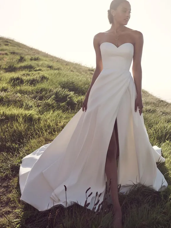 Black Wedding Dresses Satin Fabric A-Line Sleeveless Split Front With Train Bridal Gown Free Customization