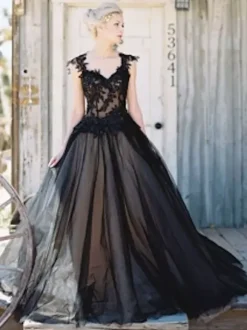 Black Wedding Dresses Tulle Princess Silhouette Sleeveless Low Rise Waist Lace Court Train Bridal Gown Free Customization