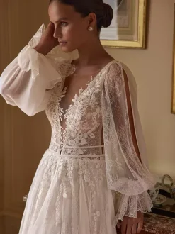 Boho Wedding Dress Chiffon Lace A-Line With Train Natural Waist Zipper Long Sleeves V-Neck White