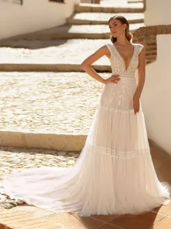 Boho Wedding Dress Lace Lace A-Line Court Train Natural Waist Backless Sleeveless V-Neck Ivory