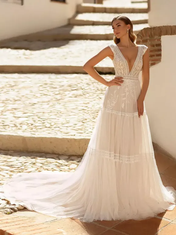 Boho Wedding Dress Lace Lace A-Line Court Train Natural Waist Backless Sleeveless V-Neck Ivory