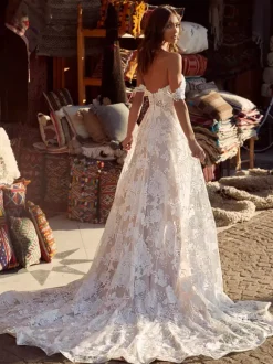 Boho Wedding Dress Lace Lace A-Line Court Train Natural Waist Backless Sleeveless Sweetheart Neck Ivory