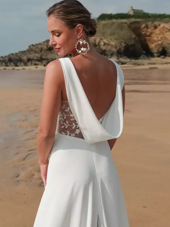 Boho Wedding Dress Lace Lace Ball Gown Court Train Natural Waist Zipper Sleeveless V-Neck White