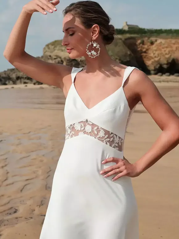 Boho Wedding Dress Lace Lace Ball Gown Court Train Natural Waist Zipper Sleeveless V-Neck White