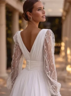 Boho Wedding Dress With Train A-Line Long Sleeves Lace V-Neck Bridal Gowns