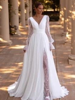 Boho Wedding Dress With Train A-Line Long Sleeves Lace V-Neck Bridal Gowns