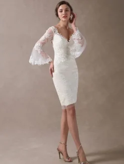 Boho Wedding Dresses Short Sheath Beach Bridal Dress Bell Sleeve Lace Applique V-Neckline Knee Length Summer Wedding Gowns Free Customization