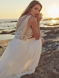 Boho Wedding Dress Chiffon Lace A-Line With Train Natural Waist Zipper Sleeveless V-Neck White