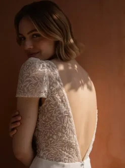 Boho Wedding Dress Designed Neckline Short Sleeves With Train Lace Bridal Gowns