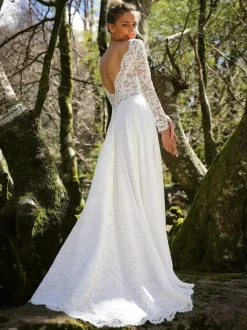 Boho Wedding Dress Lace Lace A-Line Floor-Length Natural Waist Wedding Dress Functional Buttons Long Sleeves Jewel Neck Ivory