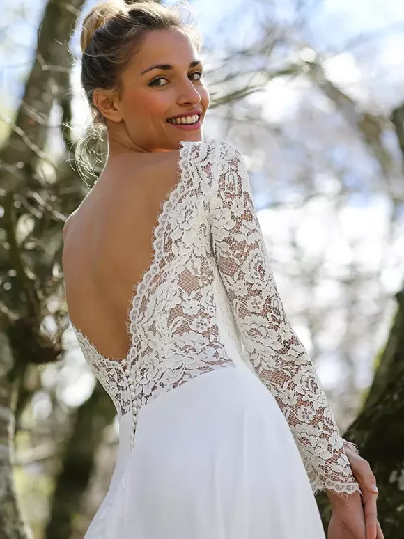 Boho Wedding Dress Lace Lace A-Line Floor-Length Natural Waist Wedding Dress Functional Buttons Long Sleeves Jewel Neck Ivory