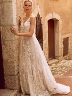 Boho Wedding Dress Lace Lace A-Line Court Train Natural Waist Backless Sleeveless V-Neck Ivory