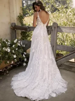 Boho Wedding Dress Lace Lace A-Line Court Train Natural Waist Backless Sleeveless V-Neck Ivory