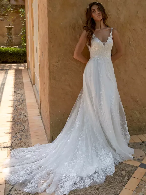 Boho Wedding Dress Lace Lace A-Line Court Train Natural Waist Backless Sleeveless V-Neck Ivory