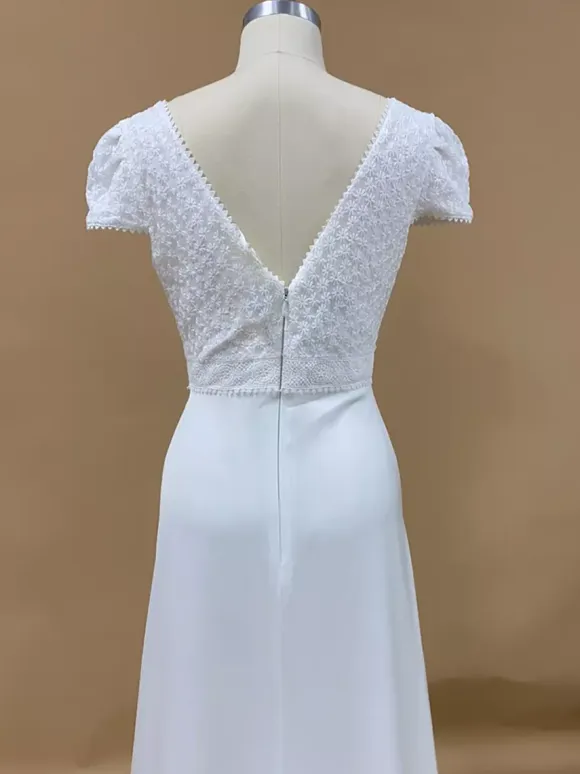 Boho Wedding Dress Lace Lace Ball Gown Sweep Natural Waist Wedding Dress Functional Buttons Short Sleeves V-Neck Ivory