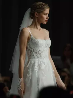 Boho Wedding Dress Tulle Lace A-Line With Train Natural Waist Zipper Sleeveless Square Neck Ivory
