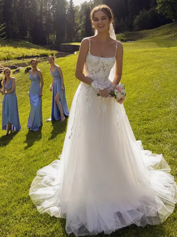 Boho Wedding Dress Tulle Lace A-Line With Train Natural Waist Zipper Sleeveless Square Neck Ivory
